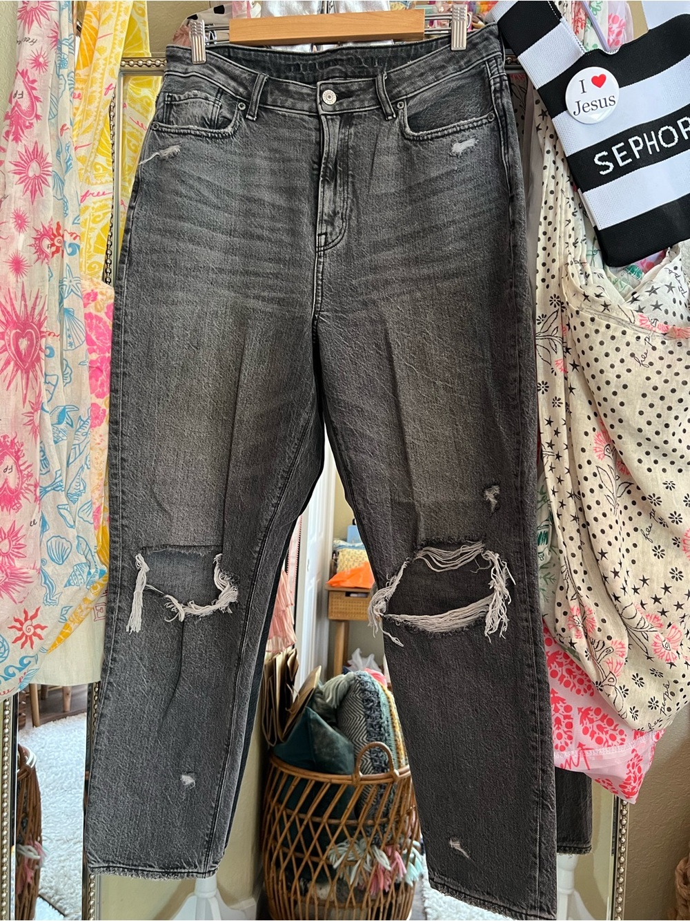 American Eagle Highest Rise Mom Jean Black